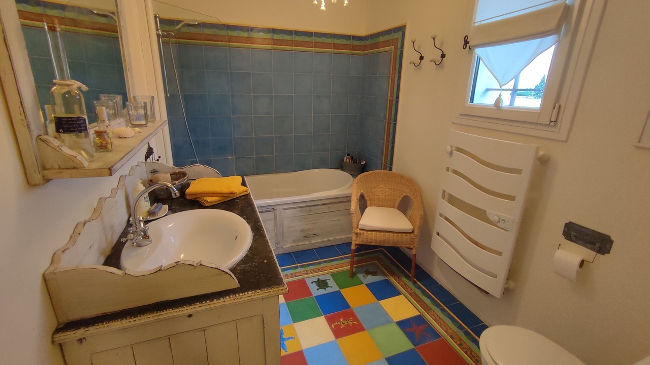 Photo of Bathroom in Caderousse