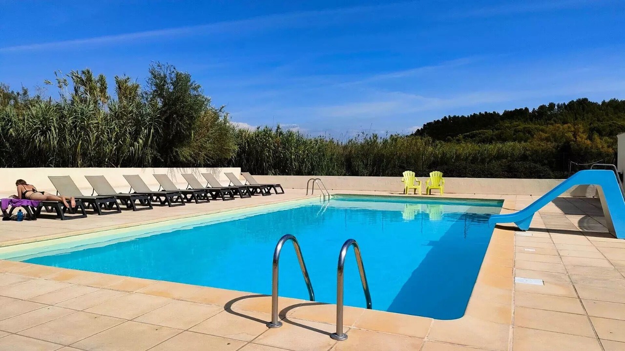 Photo of Outdoor in Saint-Mitre-les-Remparts
