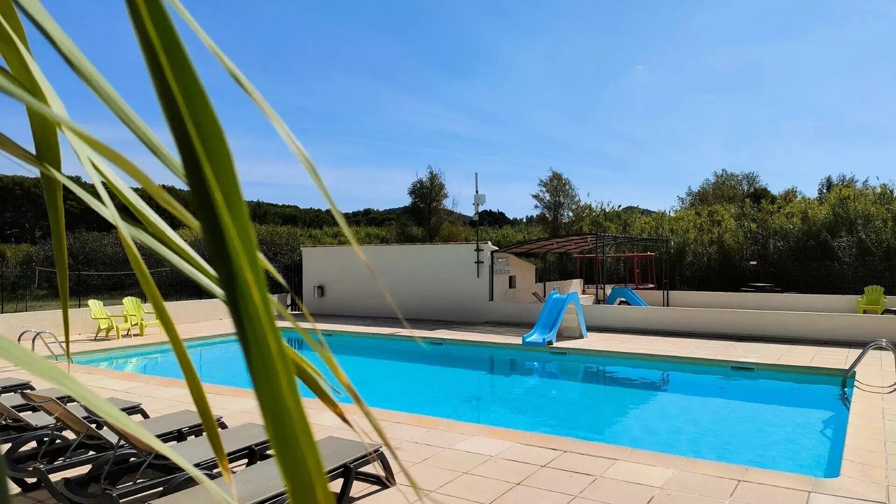 Photo of Outdoor in Saint-Mitre-les-Remparts