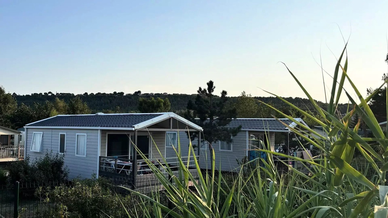 Photo of Outdoor in Saint-Mitre-les-Remparts