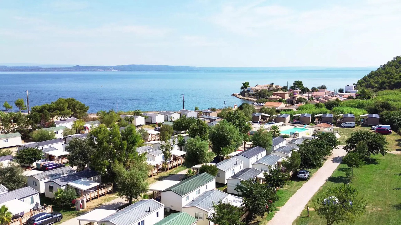 Photo of Outdoor in Saint-Mitre-les-Remparts