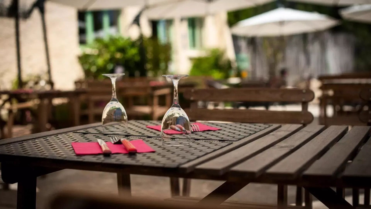 Photo of Outdoor in Saint-Mitre-les-Remparts
