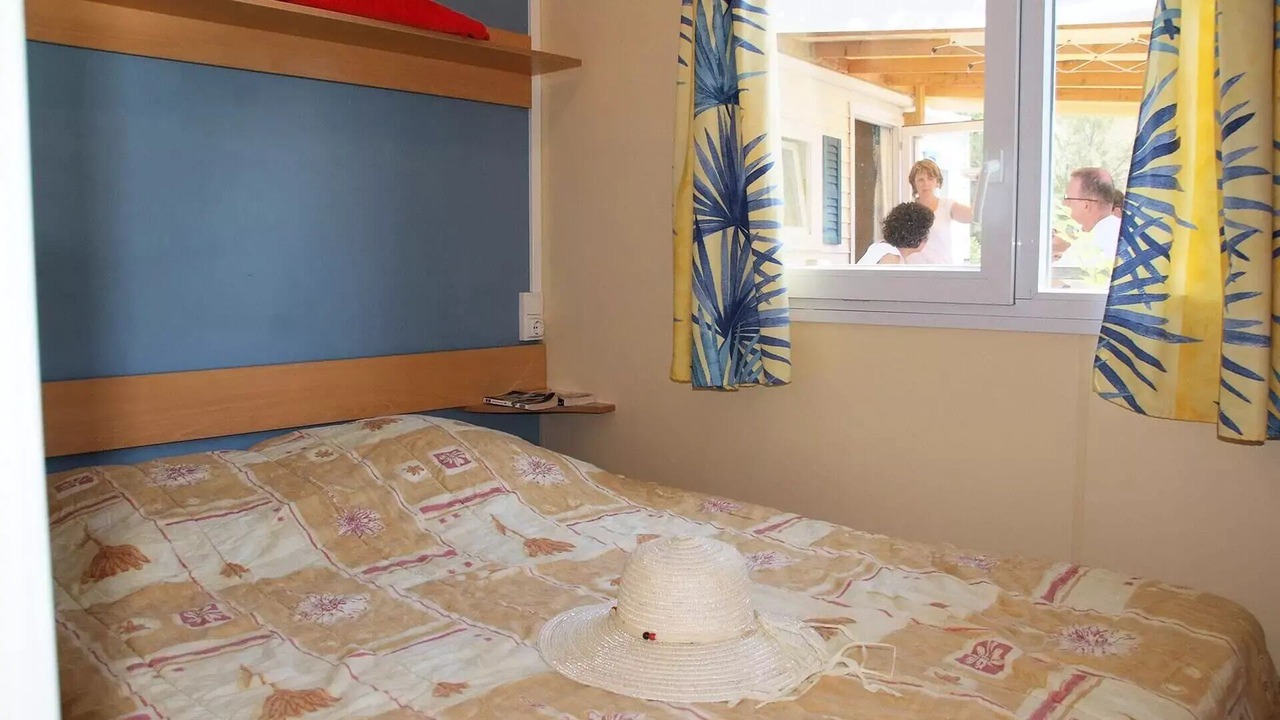 Photo of Bedroom in Saint-Mitre-les-Remparts