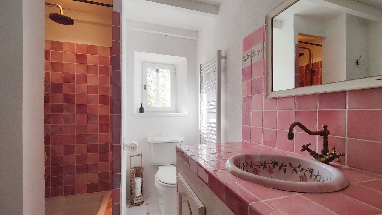 Photo of Bathroom in Saint-Martin-de-Castillon