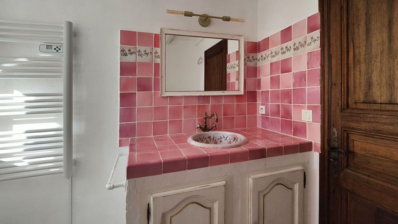 Photo of Bathroom in Saint-Martin-de-Castillon
