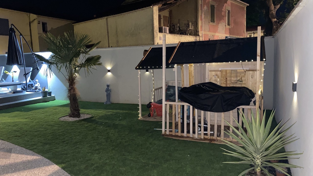 Photo of Patio Balcony in Montfavet
