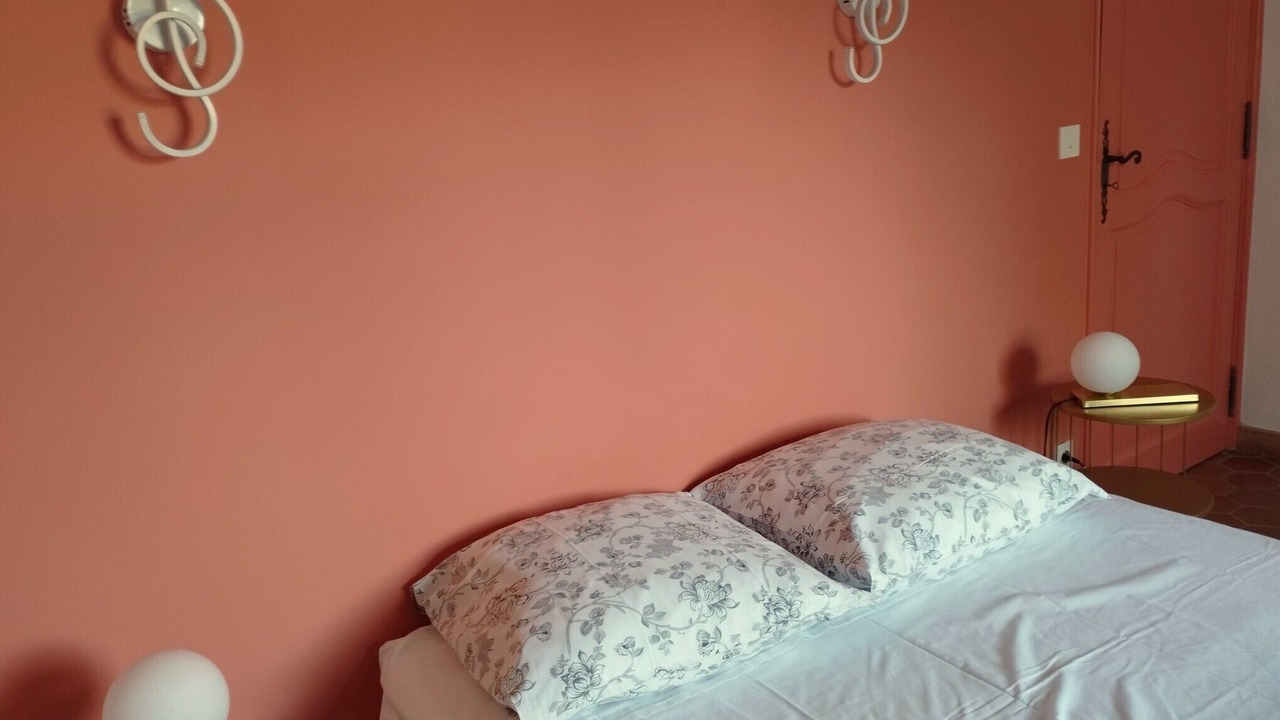 Photo of Bedroom in Saint-Cannat