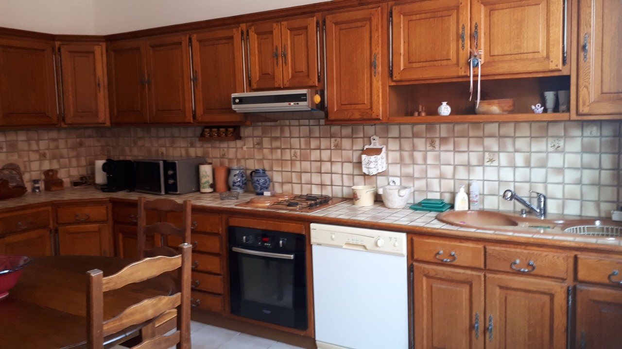 Photo of Kitchen in Saint-Mitre-les-Remparts