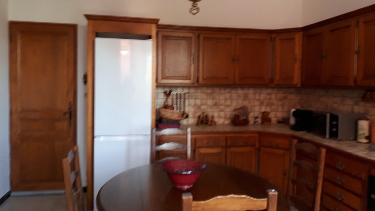 Photo of Kitchen in Saint-Mitre-les-Remparts