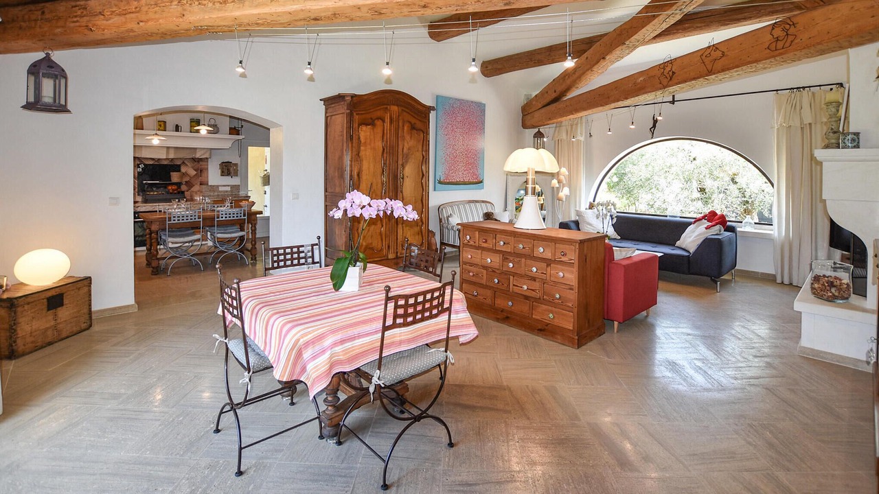 Photo of Bedroom in Rochefort-du-Gard