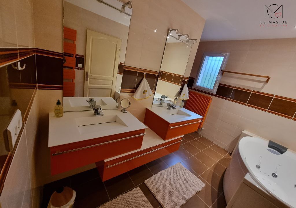 Photo of Bathroom in Gareoult