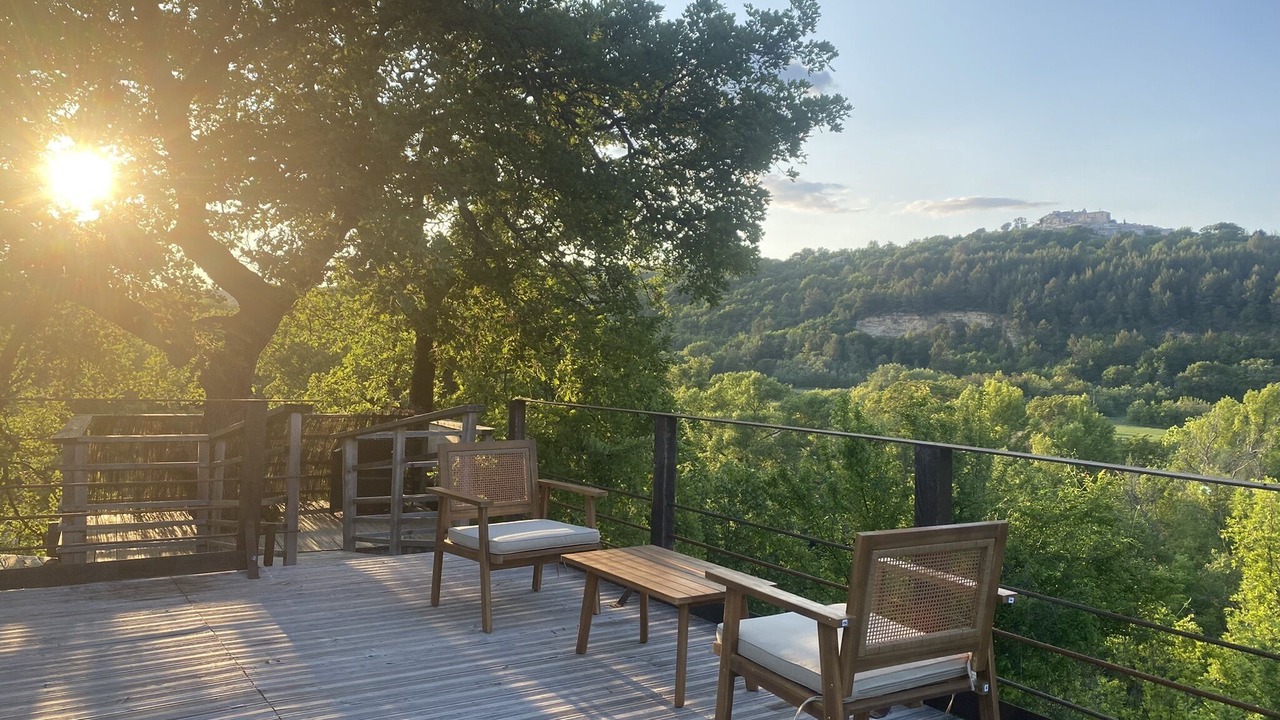 Photo of Patio Balcony in Saint-Martin-de-Castillon
