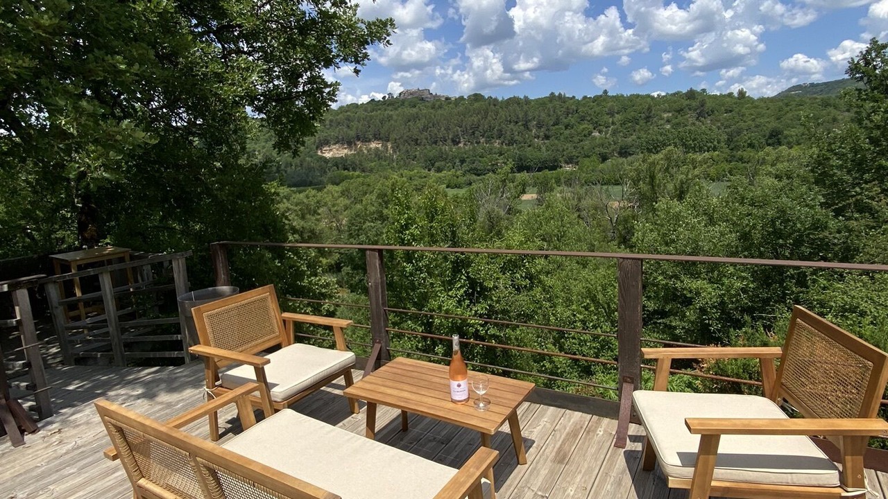 Photo of Patio Balcony in Saint-Martin-de-Castillon