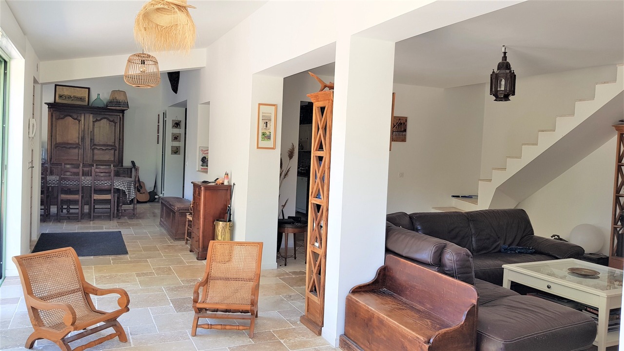 Photo of Livingroom in Eguilles