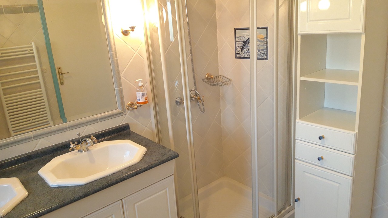 Photo of Bathroom in Cogolin