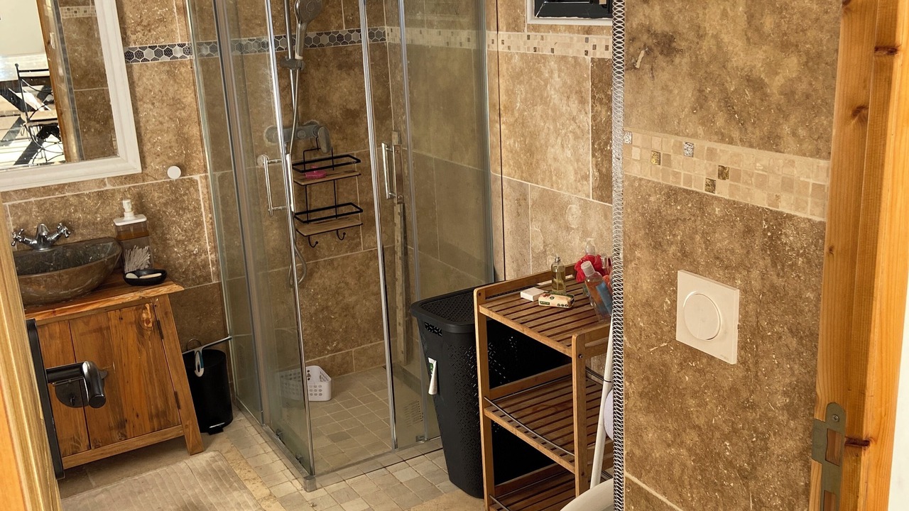 Photo of Bathroom in Bedarrides