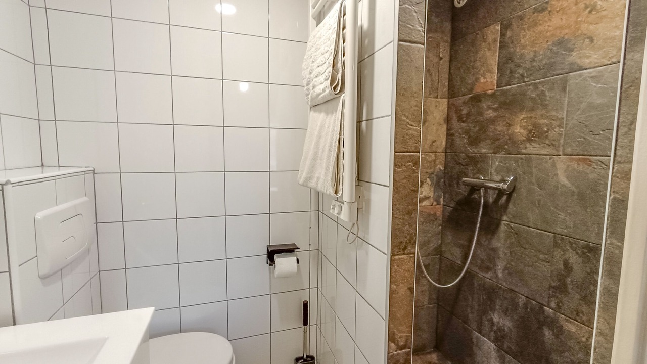 Photo of Bathroom in Plan-de-Cuques
