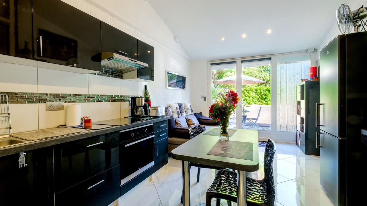 Photo of Kitchen in Saint-Cezaire-sur-Siagne