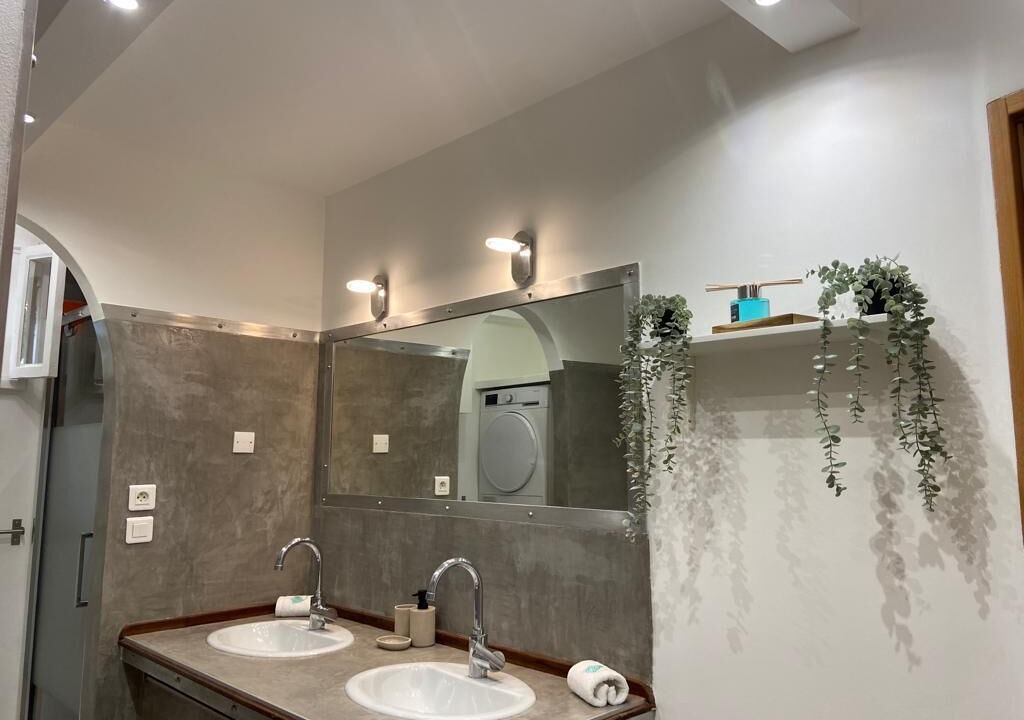 Photo of Bathroom in Saint-Lambert
