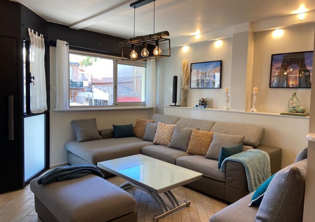 Photo of Livingroom in Saint-Lambert