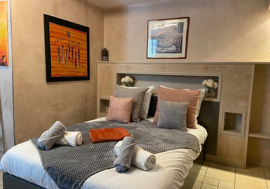 Photo of Bedroom in Saint-Lambert