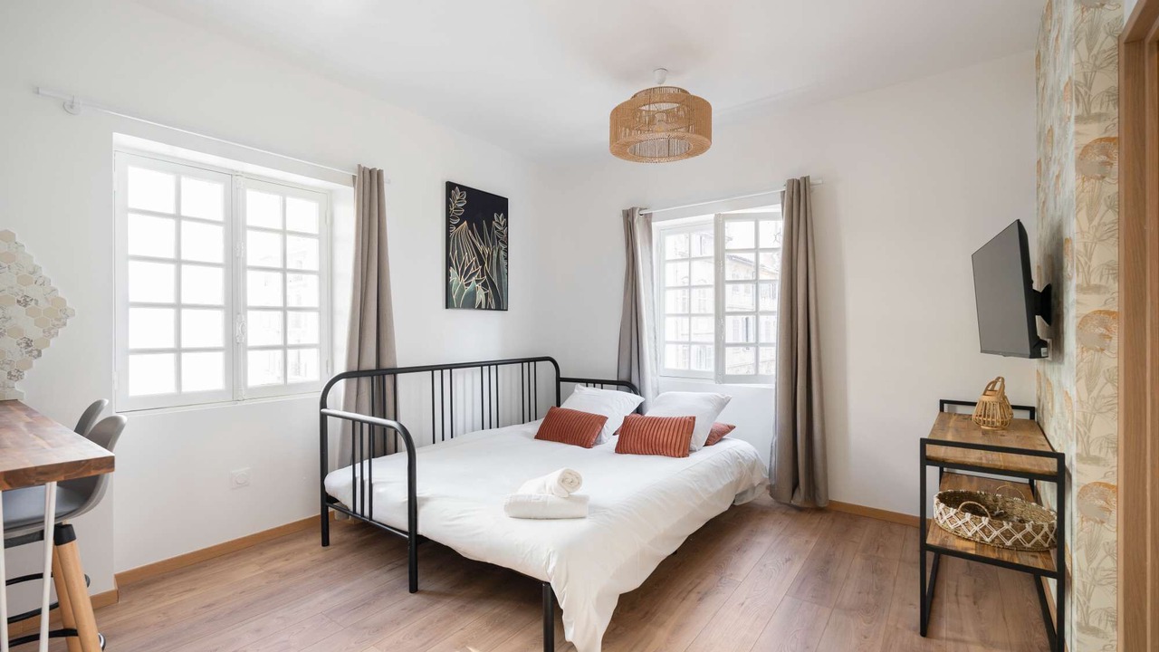 Photo of Bedroom in 1st Arrondissement