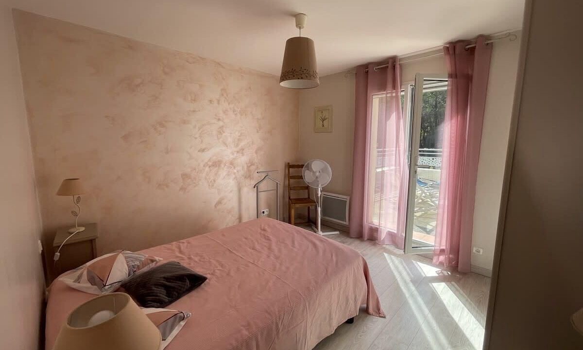 Photo of Bedroom in Lambesc