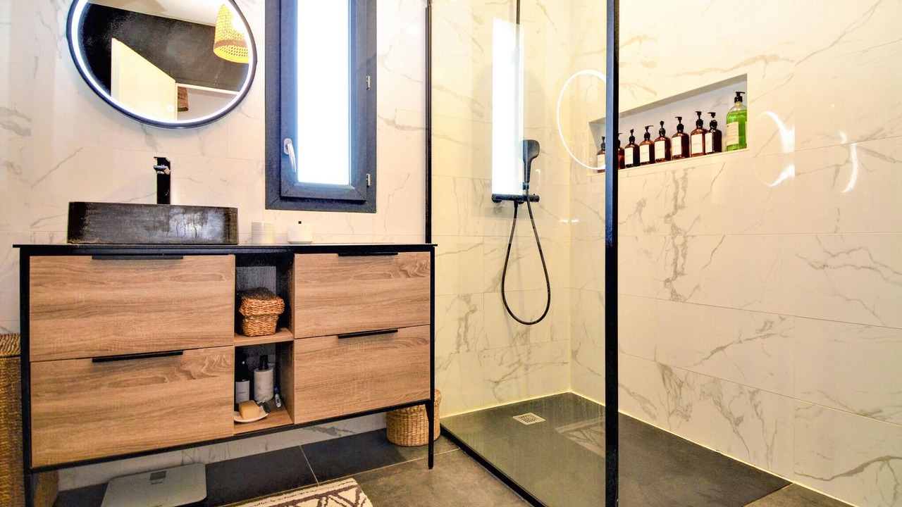 Photo of Bathroom in Montfavet