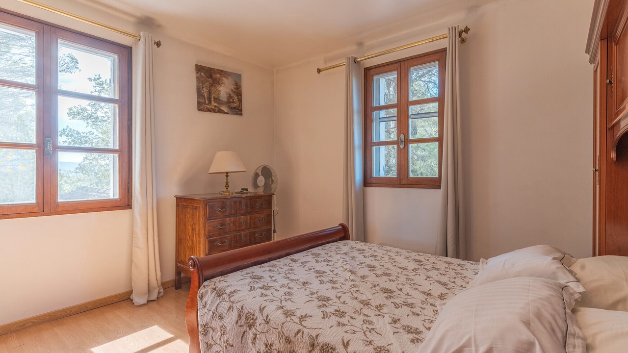 Photo of Bedroom in Lioux