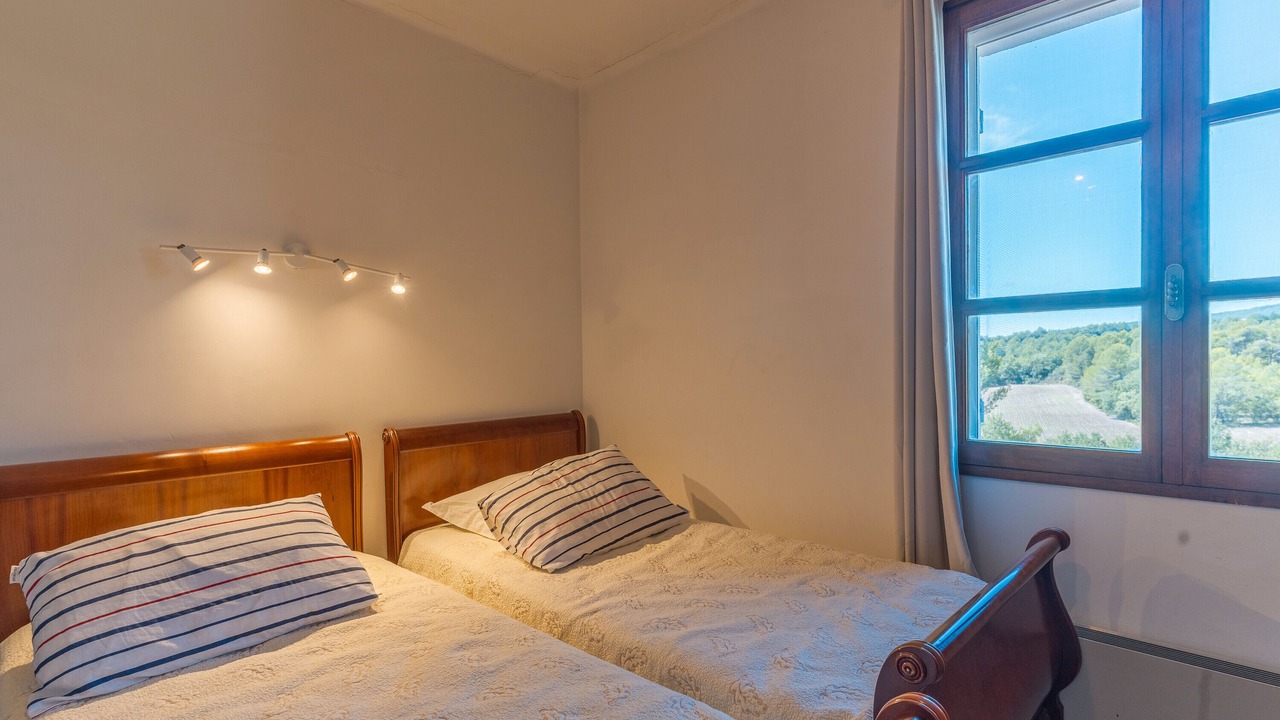 Photo of Bedroom in Lioux