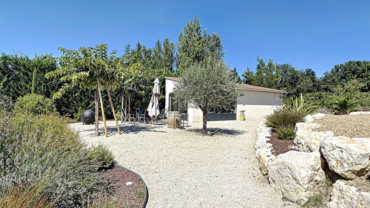 Photo of Outdoor in Noves