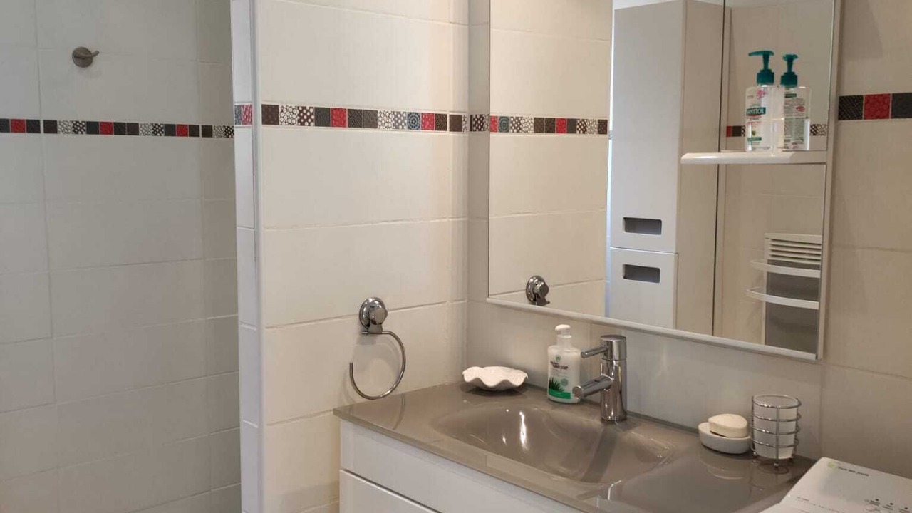Photo of Bathroom in Rustrel