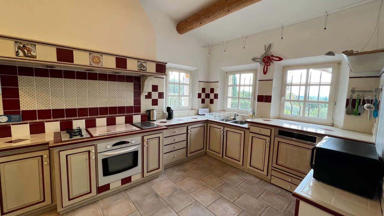 Photo of Kitchen in L'Isle-sur-la-Sorgue