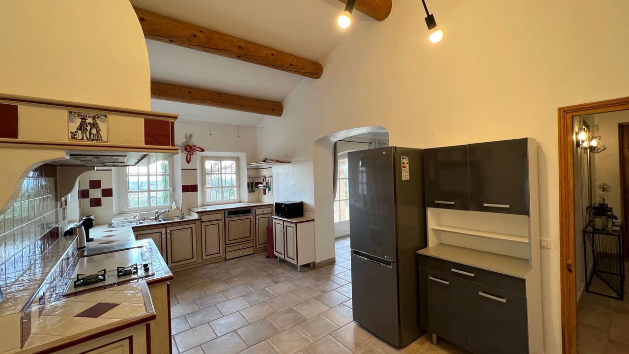 Photo of Kitchen in L'Isle-sur-la-Sorgue
