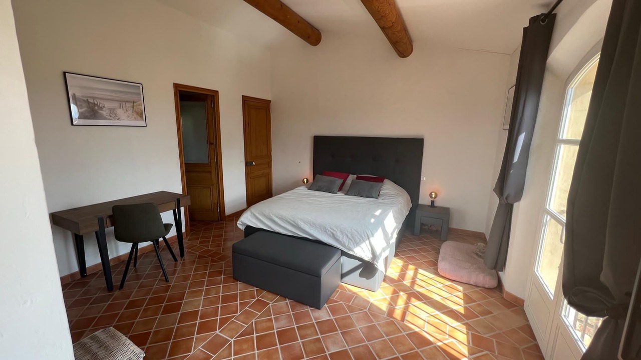 Photo of Bedroom in L'Isle-sur-la-Sorgue