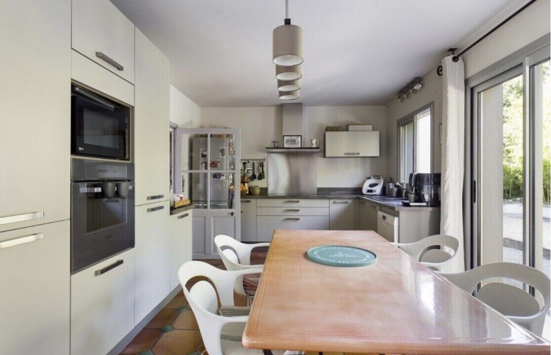 Photo of Kitchen in Jonquieres-Saint-Vincent