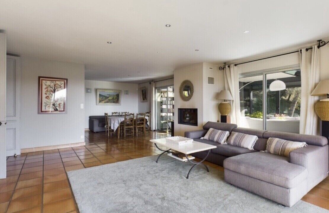 Photo of Livingroom in Jonquieres-Saint-Vincent