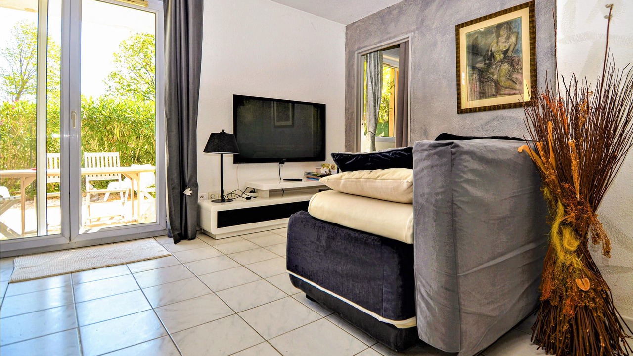 Photo of Bedroom in Orange