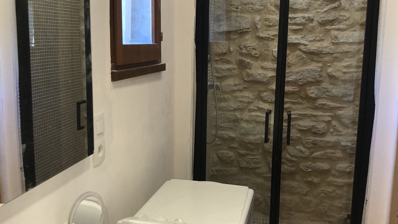 Photo of Bathroom in Saignon