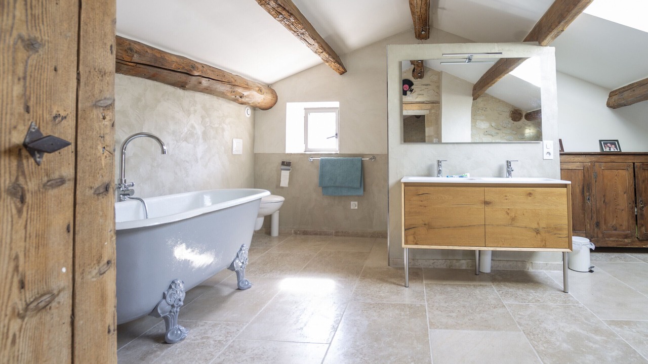 Photo of Bathroom in Saint-Hilaire-d'Ozilhan