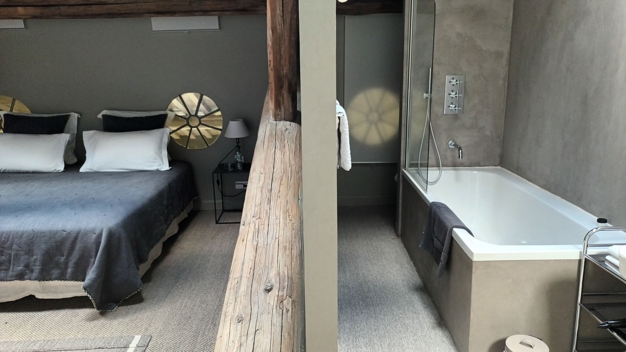 Photo of Bedroom in Avignon City Centre