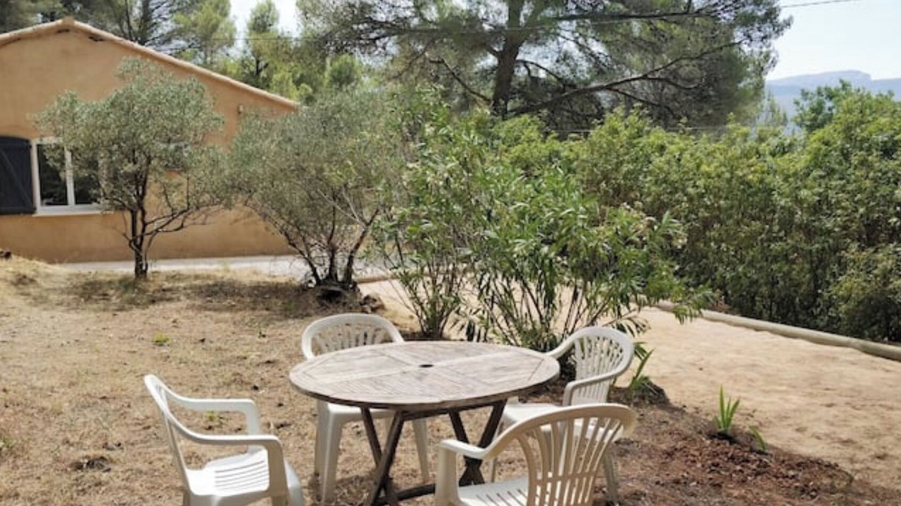 Photo of Outdoor in Auriol