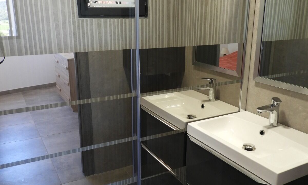Photo of Bathroom in Cuers