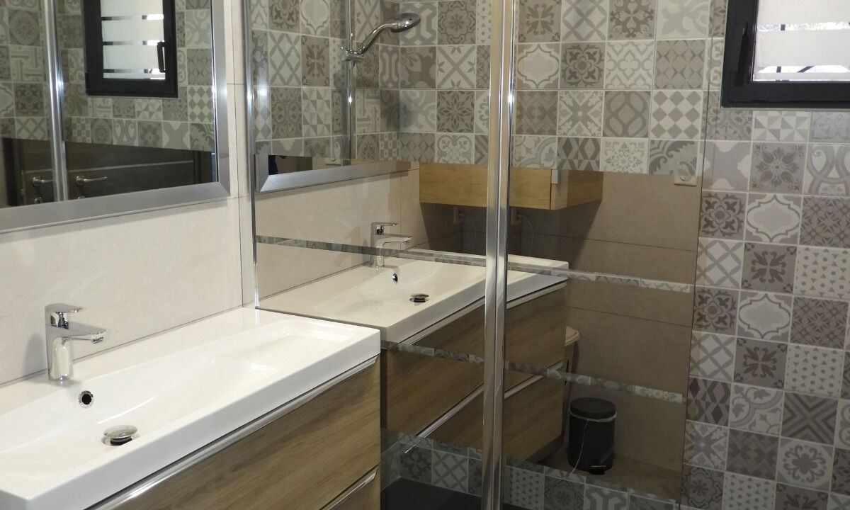 Photo of Bathroom in Cuers