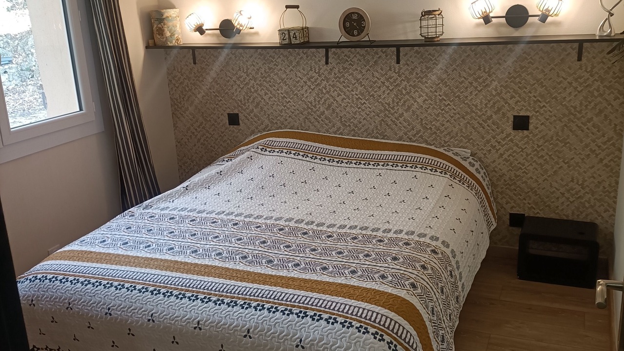 Photo of Bedroom in Flayosc