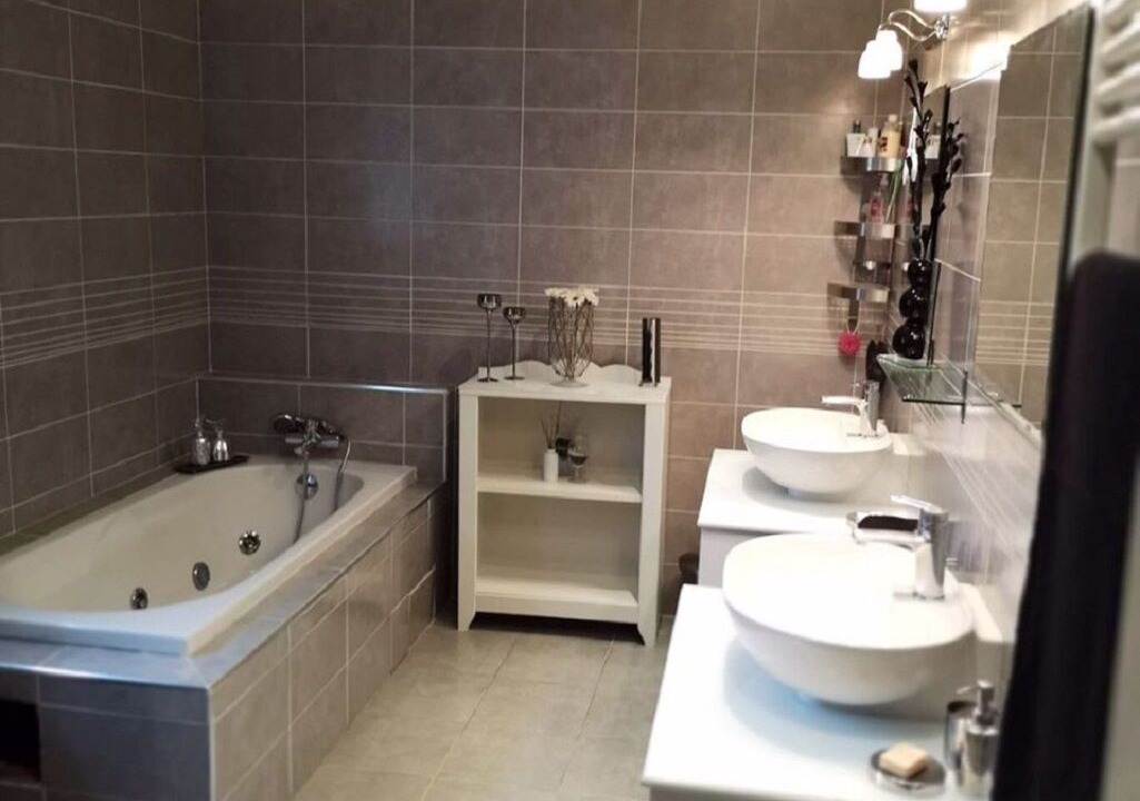 Photo of Bathroom in Beaucaire