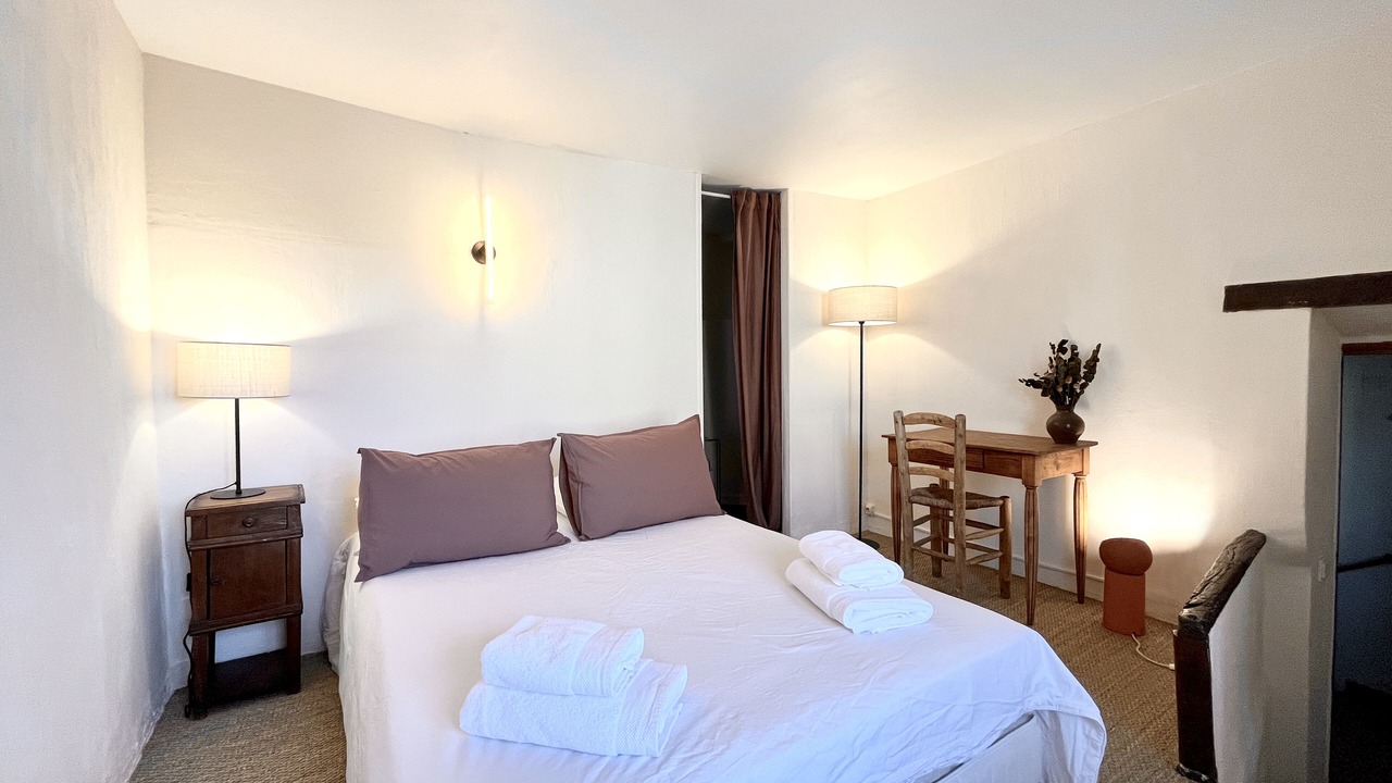 Photo of Bedroom in Venasque