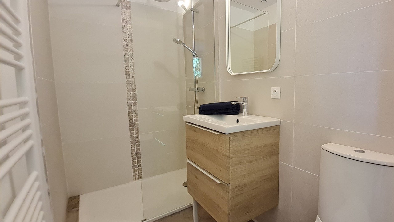 Photo of Bathroom in Vedene