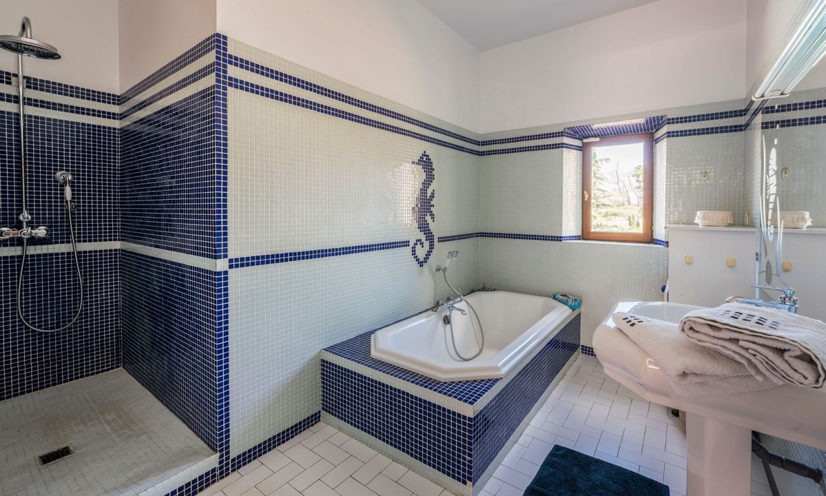 Photo of Bathroom in Le Pontet
