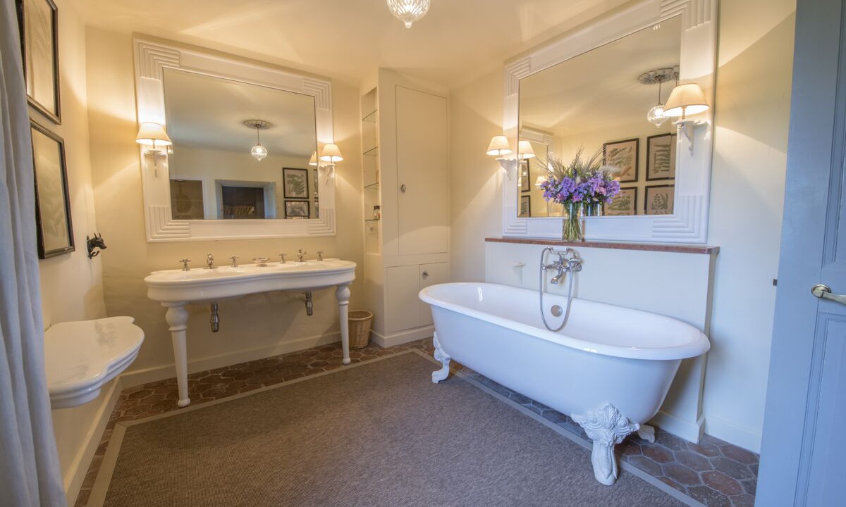 Photo of Bathroom in Molleges